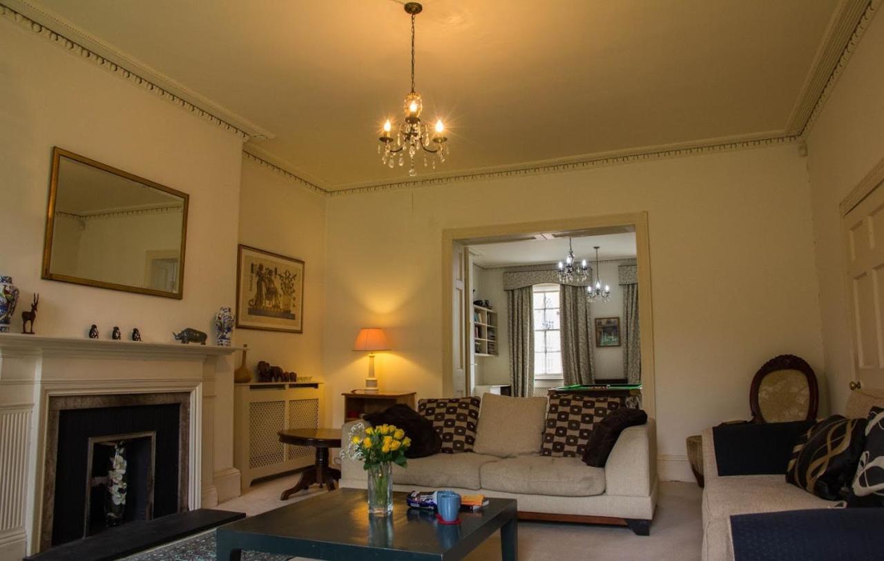 East Pallant Bed And Breakfast, Located In Large Georgian Townhouse In Central Chichester Exterior photo