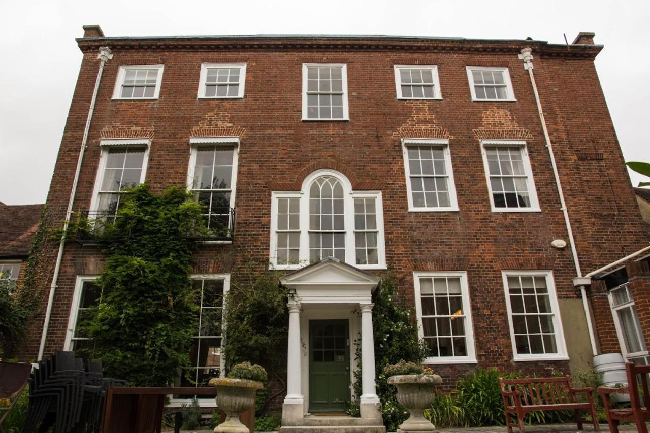 East Pallant Bed And Breakfast, Located In Large Georgian Townhouse In Central Chichester Exterior photo