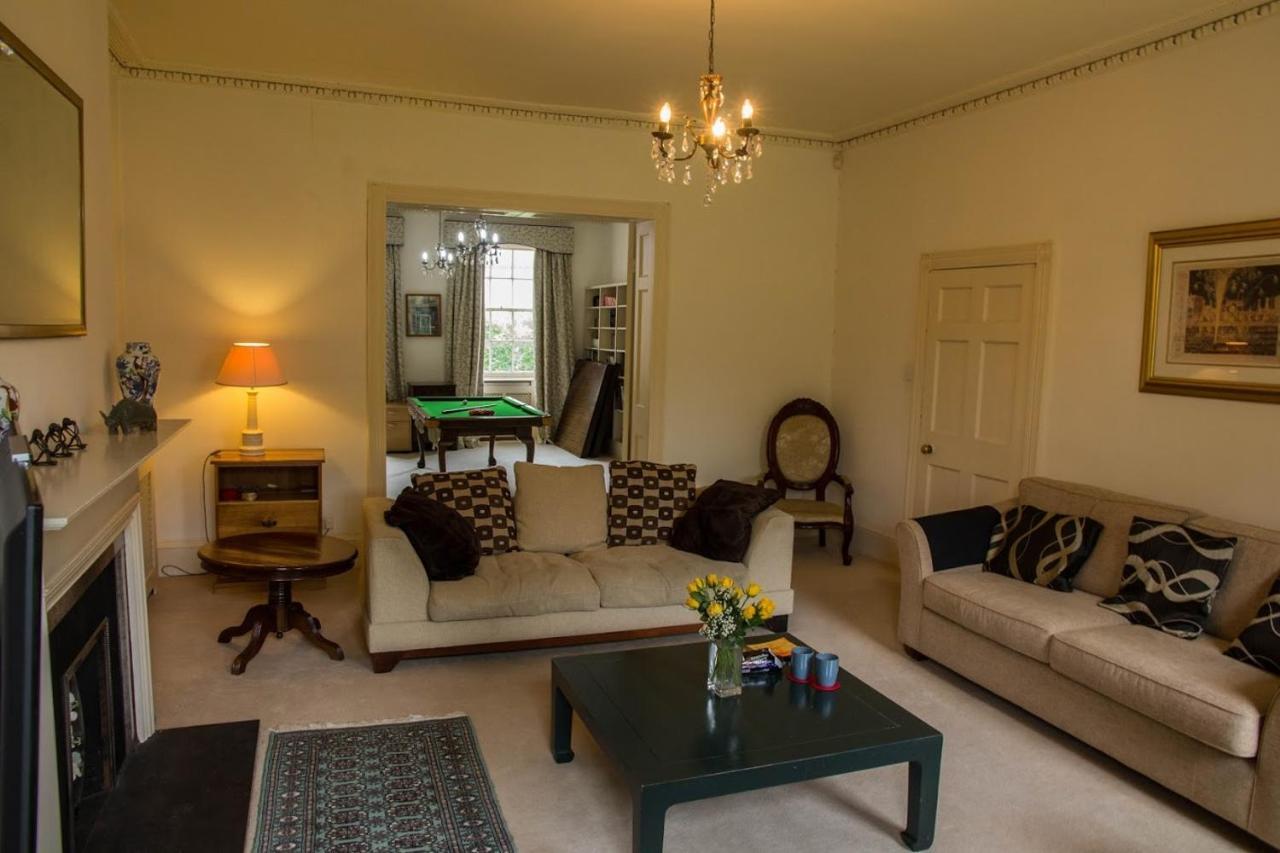 East Pallant Bed And Breakfast, Located In Large Georgian Townhouse In Central Chichester Exterior photo