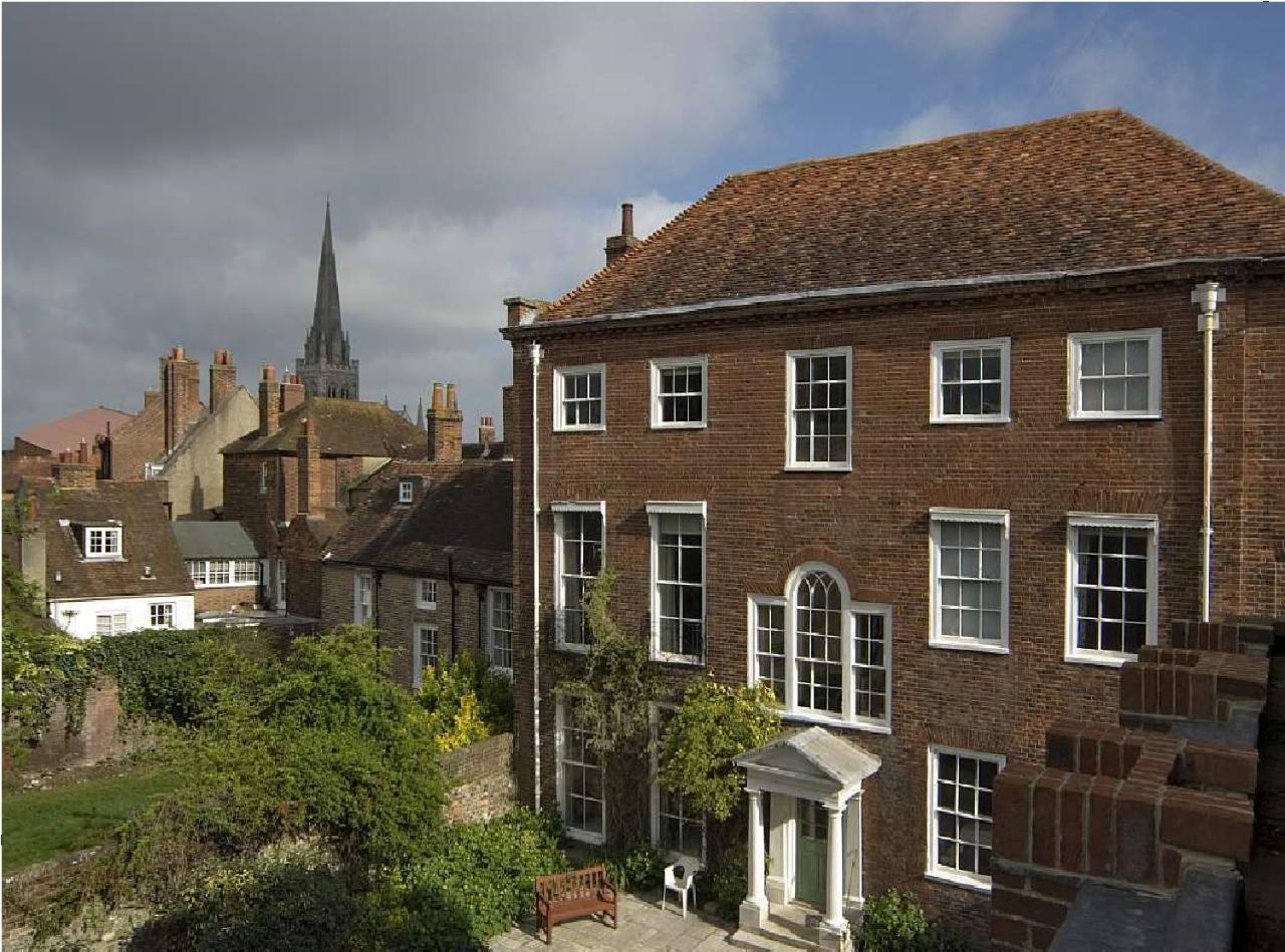 East Pallant Bed And Breakfast, Located In Large Georgian Townhouse In Central Chichester Exterior photo
